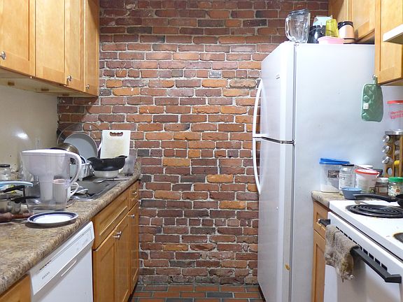 4th image of 16 S Huntington Ave #3