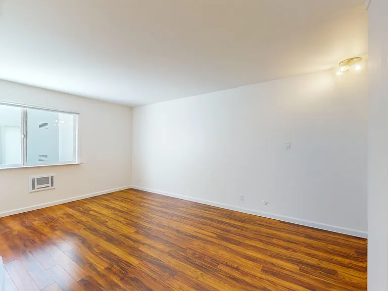 2642 Greenwich St #102 — Photo 16