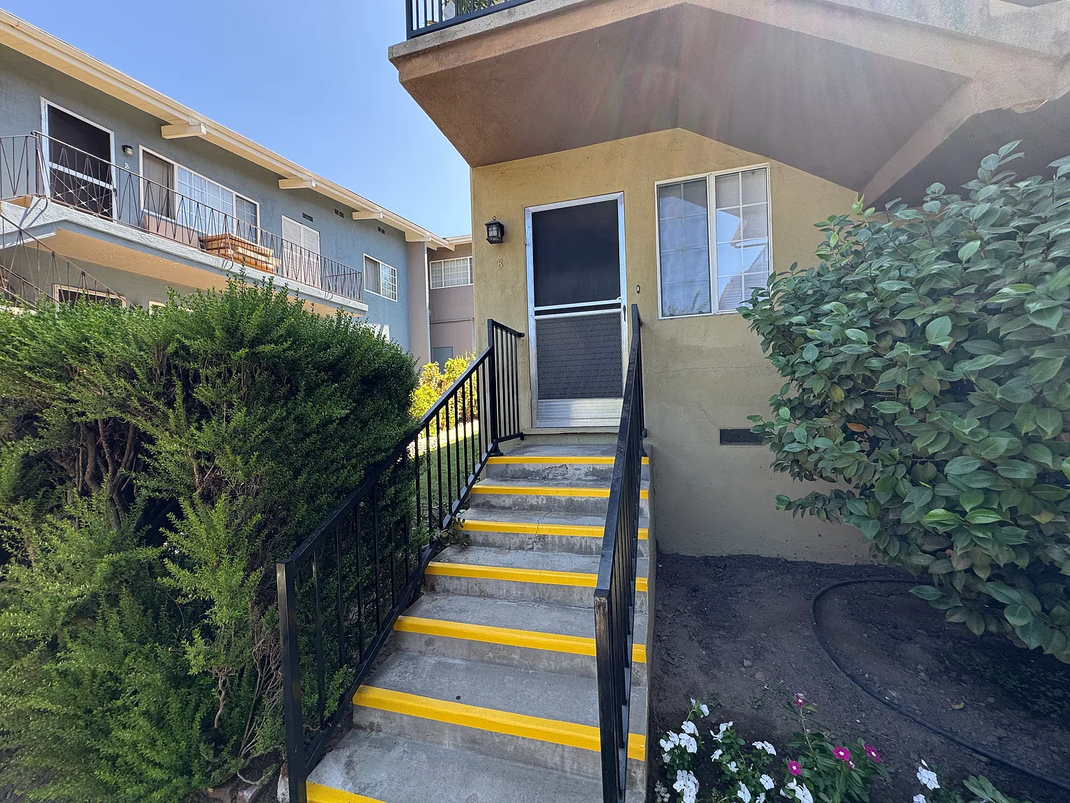 2 bed, 800 sqft, $2,795 — Photo 2