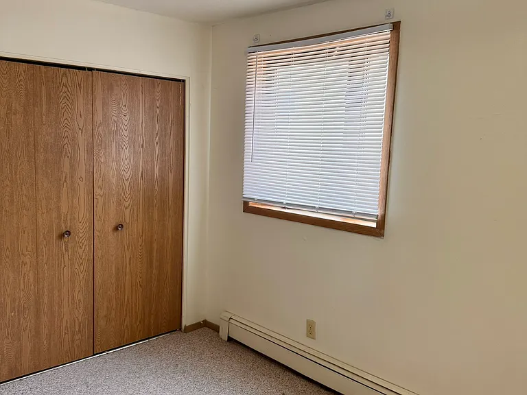 612 E Court St #11 — Photo 12