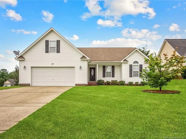 1466 Thoroughbred Trl, Parkton, NC 28371