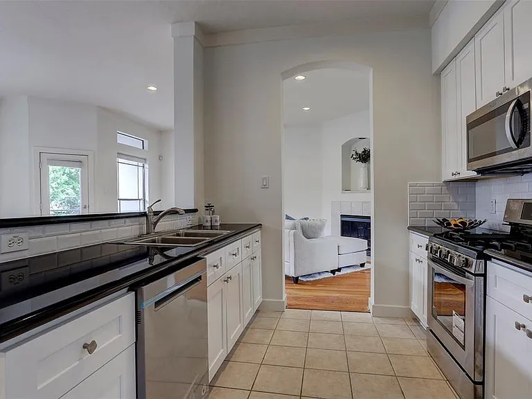 4208 Stanford St — Photo 11