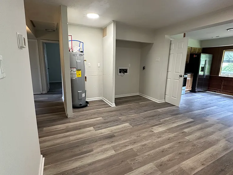 80 Westmoreland Dr — Photo 2
