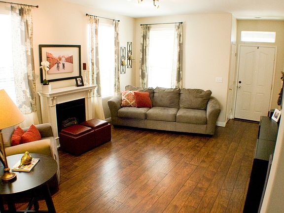3rd image of 11 Hertford Cir