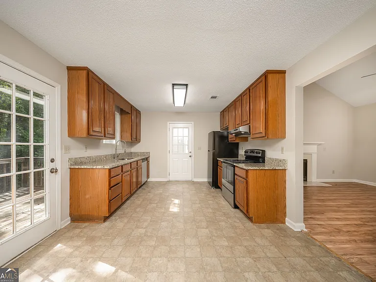 536 Loblolly Ln — Photo 9