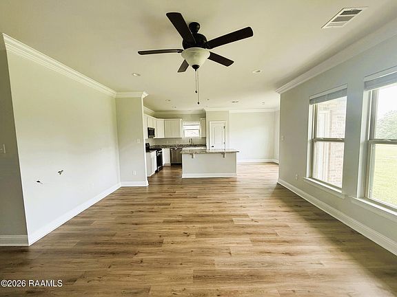 4th image of 212 Margaret Lucia Dr