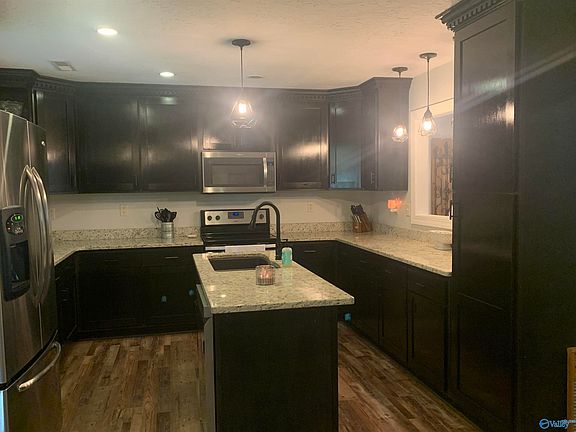 4th image of 138 Hidden Lake Dr