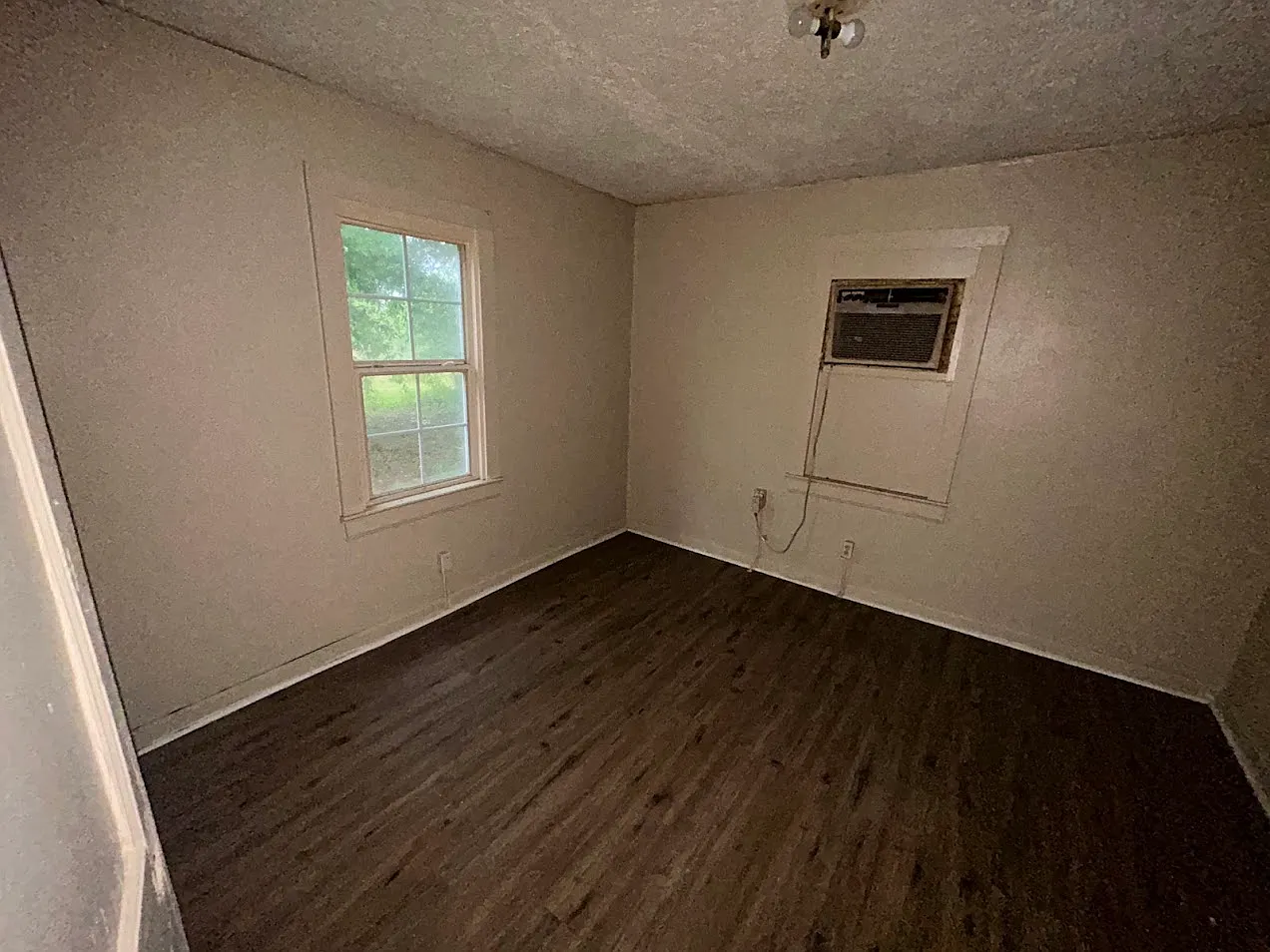 1009 South 8th Street - B — Photo 4