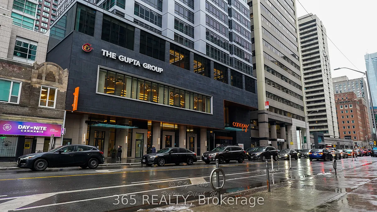 Building Photo - 395 Bloor St E #2503