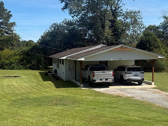 2nd image of 207 Danny Cir NE
