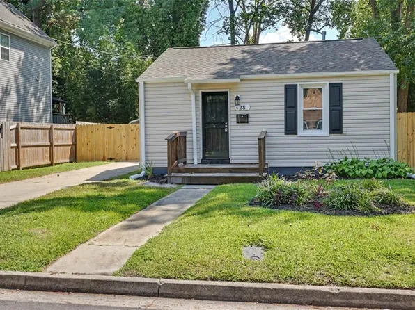 28 Pollux Cir W, Portsmouth, VA 23701