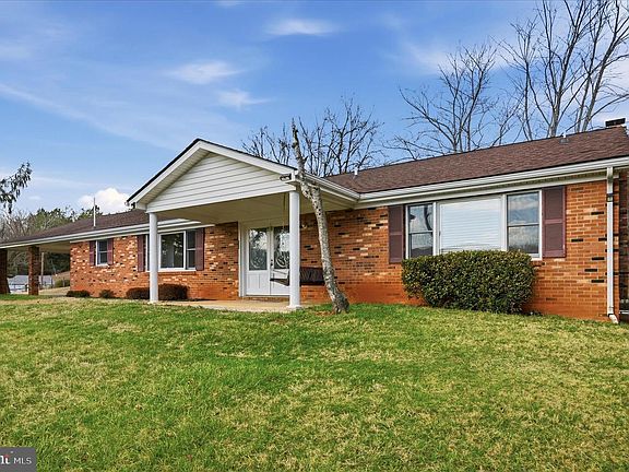 2nd image of 42 Dogwood Ln