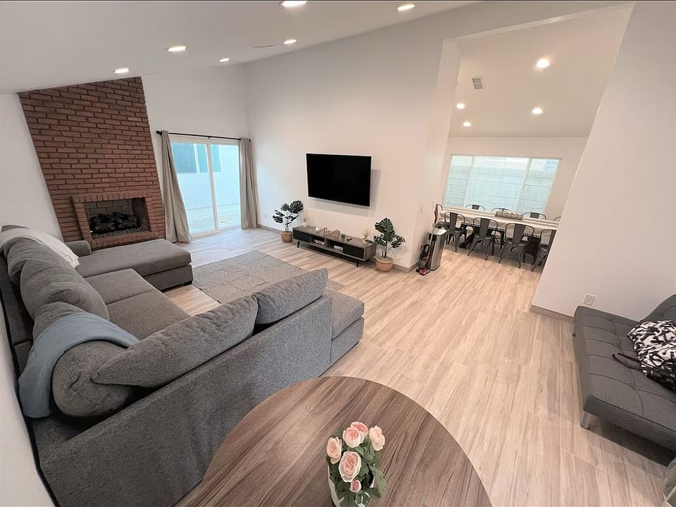 1st image of 3410 S Woodland Pl