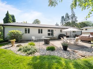 1144 Rolling Ln, Lake Geneva, WI 53147