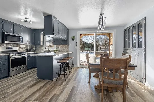 444 S Saint Bernard Dr — Photo 4