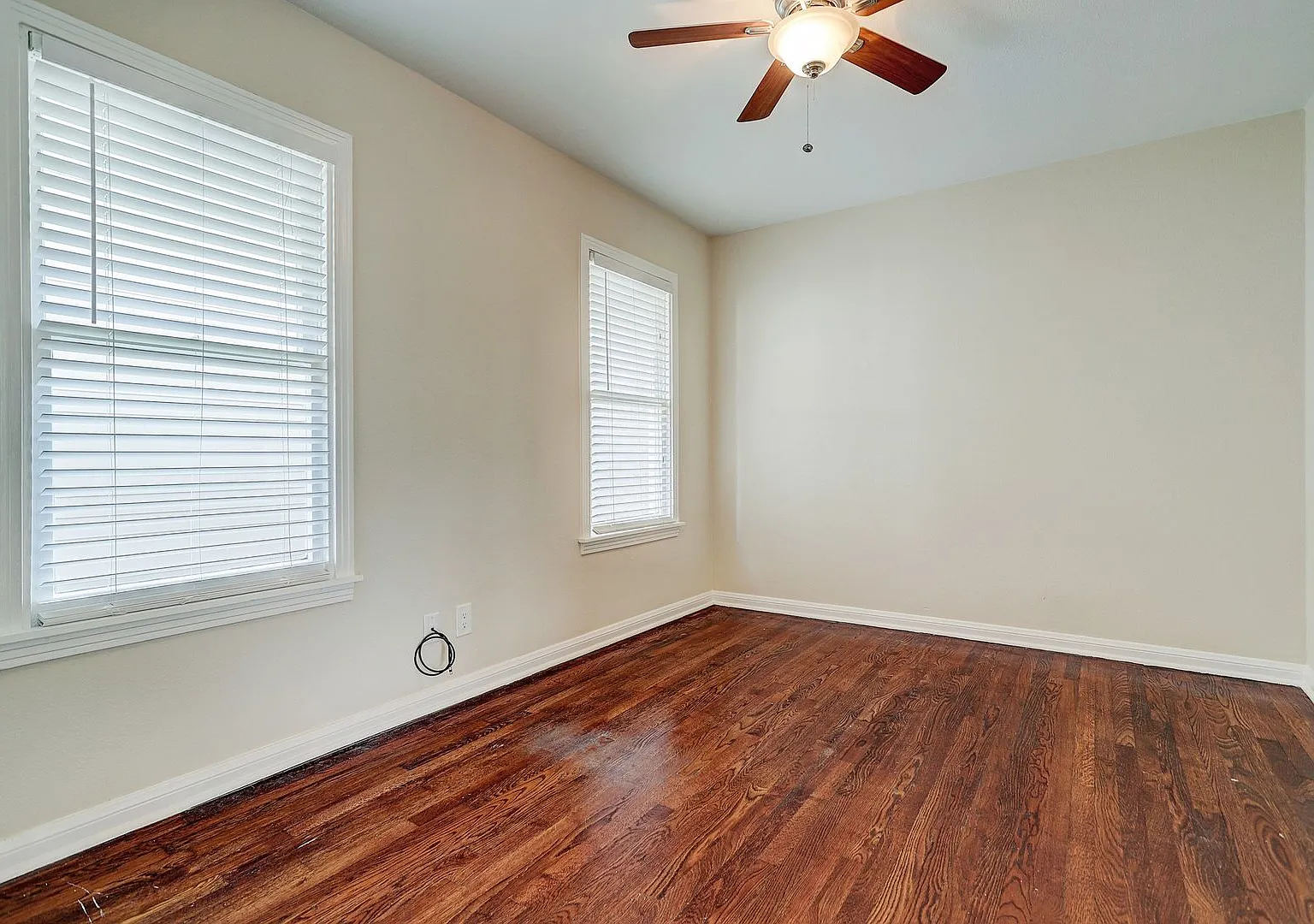 949 Teetshorn St. — Photo 4