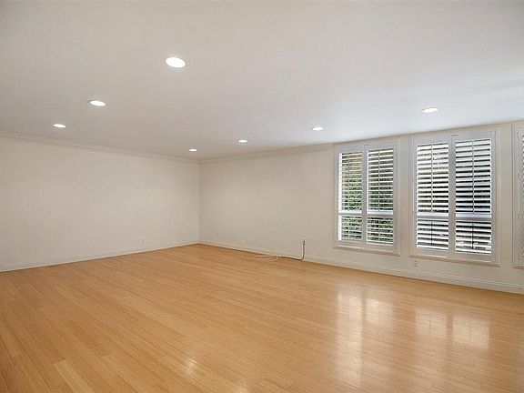 3rd image of 4407 Francis Ave Unit 207