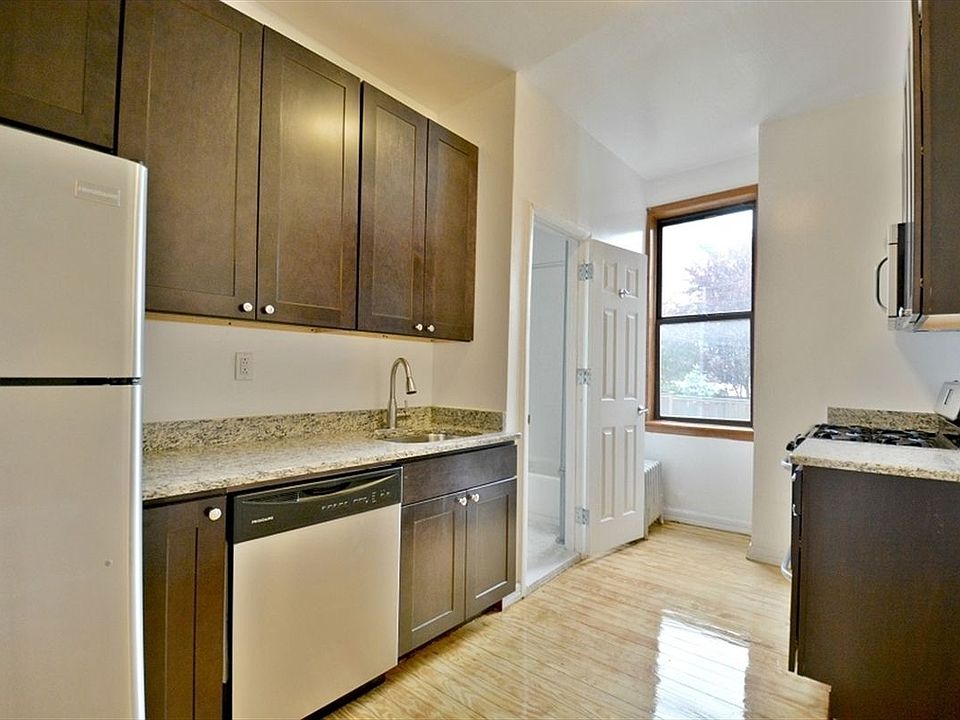 1st image of 252 12th St APT 4a