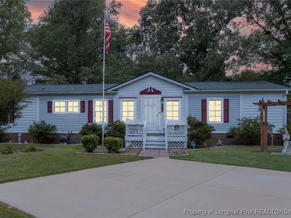 520 Inverary Dr, Raeford, NC 28376