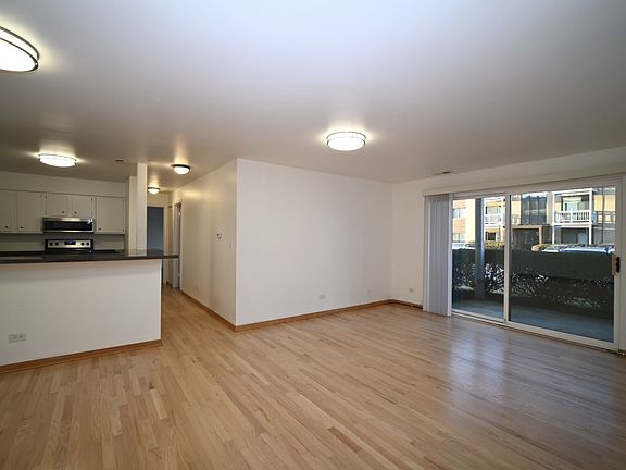 5th image of 668 Pinecrest Dr #104