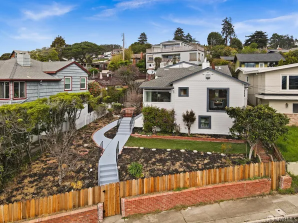 7347 Terrace Dr, El Cerrito, CA 94530