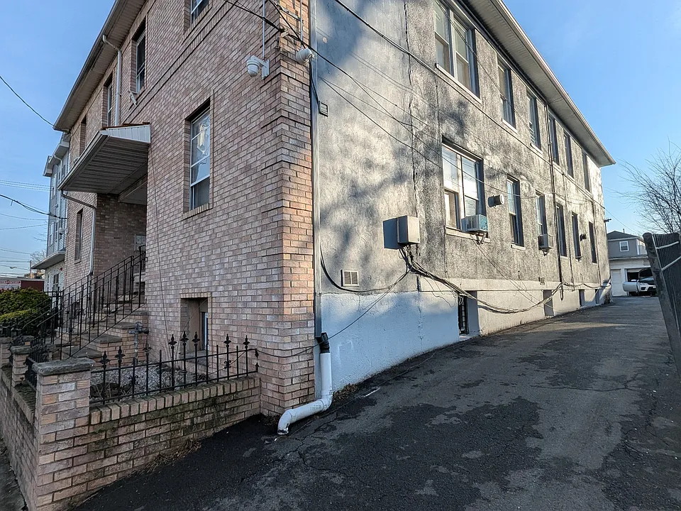 1116 Magnolia Ave #5