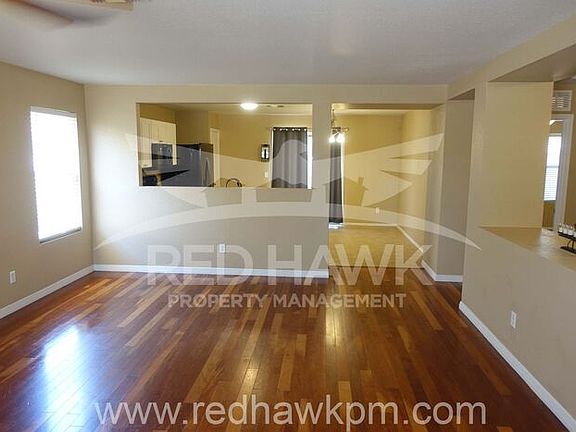 4th image of 558 W Kingman Dr