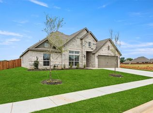 105 Goldfinch Rd, Joshua, TX 76058