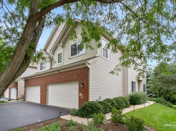 324 Abington Woods Dr #324, Aurora, IL 60502