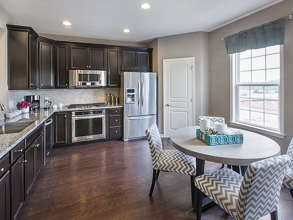 2nd image of 130 Admiral Ln