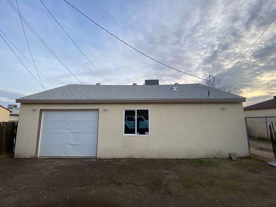 1st image of 2706 Truxtun Ave #B