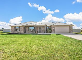 195 Hillcrest Ln, Decatur, TX 76234