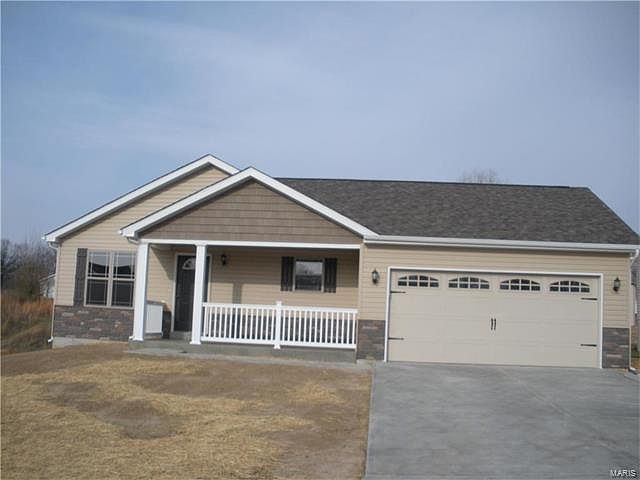 1st image of 164 Cuivre River Dr