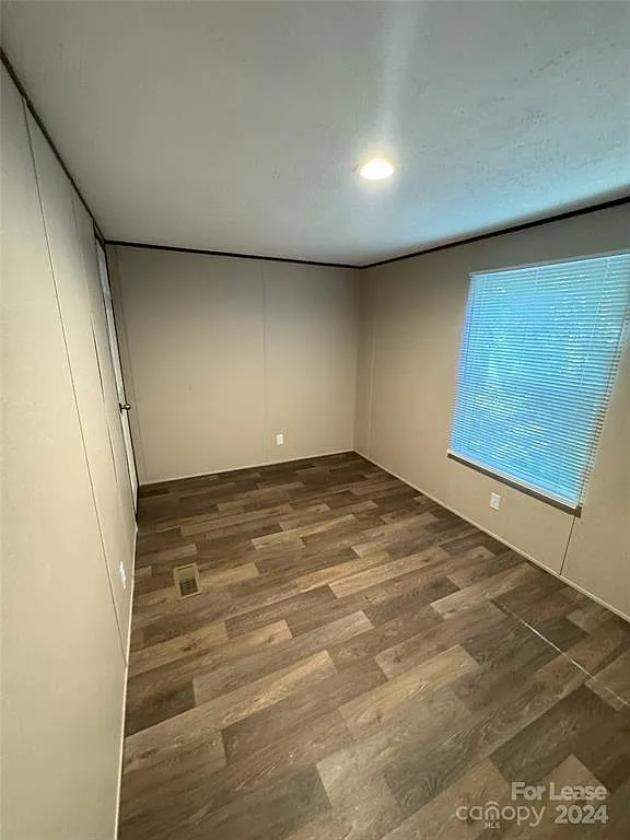 3 bed, 910 sqft, $1,250 — Photo 4