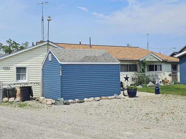 7152 Hillcrest Dr, Lakeport, MI 48059