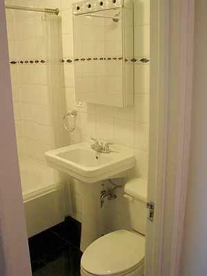 Rented by Stonecrest Realty | media 35