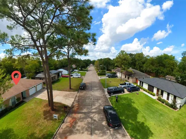 17014 Forest Bend Ave, Friendswood, TX 77546