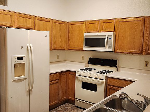 2nd image of 7855 S Claremon Ave