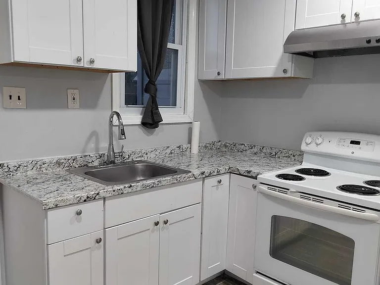 141 Grove St — Photo 21
