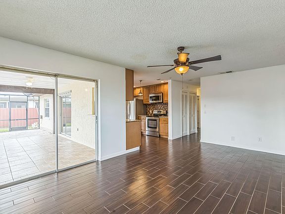 5th image of 643 SE Preston Lane