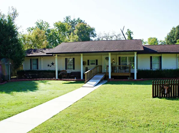 108 W 20th St, Metropolis, IL 62960