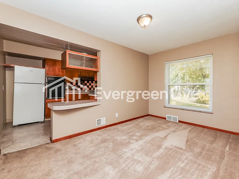 3826 E 4th St — Photo 7