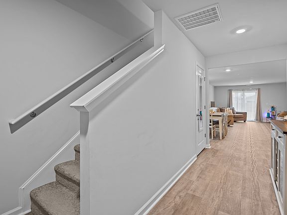 2nd image of 402 Folkstone Rd