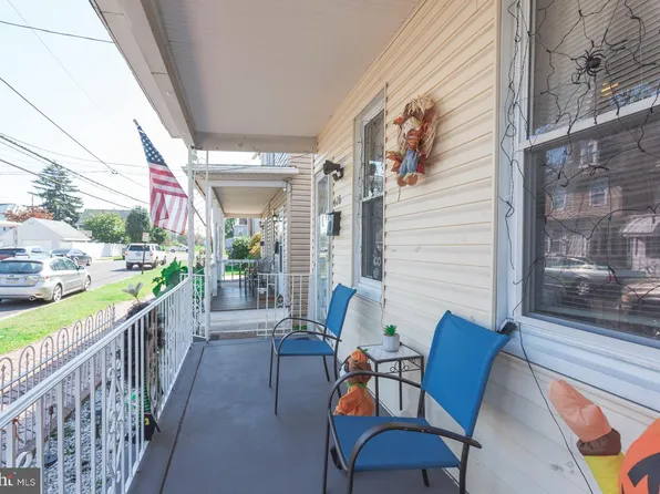 628 Pine St, Bristol, PA 19007