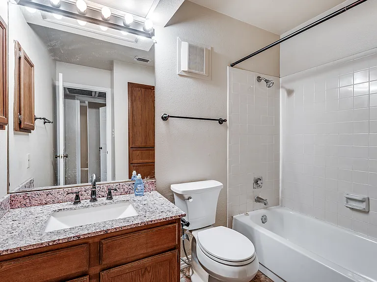 4212 Medical Dr #711 — Photo 8