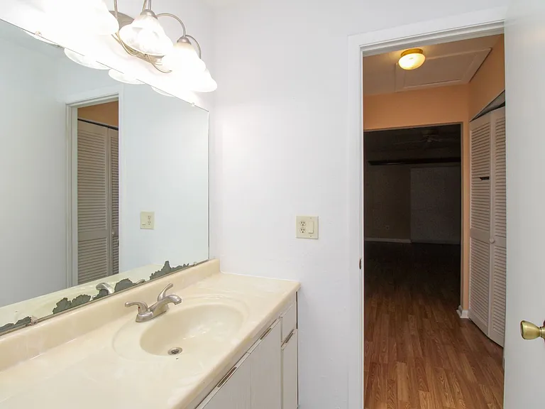 4300 Gulfstream Dr #2D — Photo 23