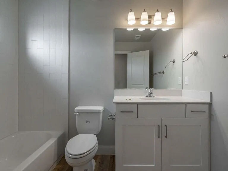 527 N 550 W — Photo 18