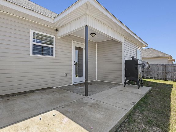 5th image of 121 Rambo Way
