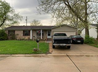 2 W Sunny Wood Ct, Saint Peters, MO 63376