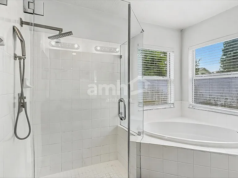 1002 Cristelle Jean Dr — Photo 11